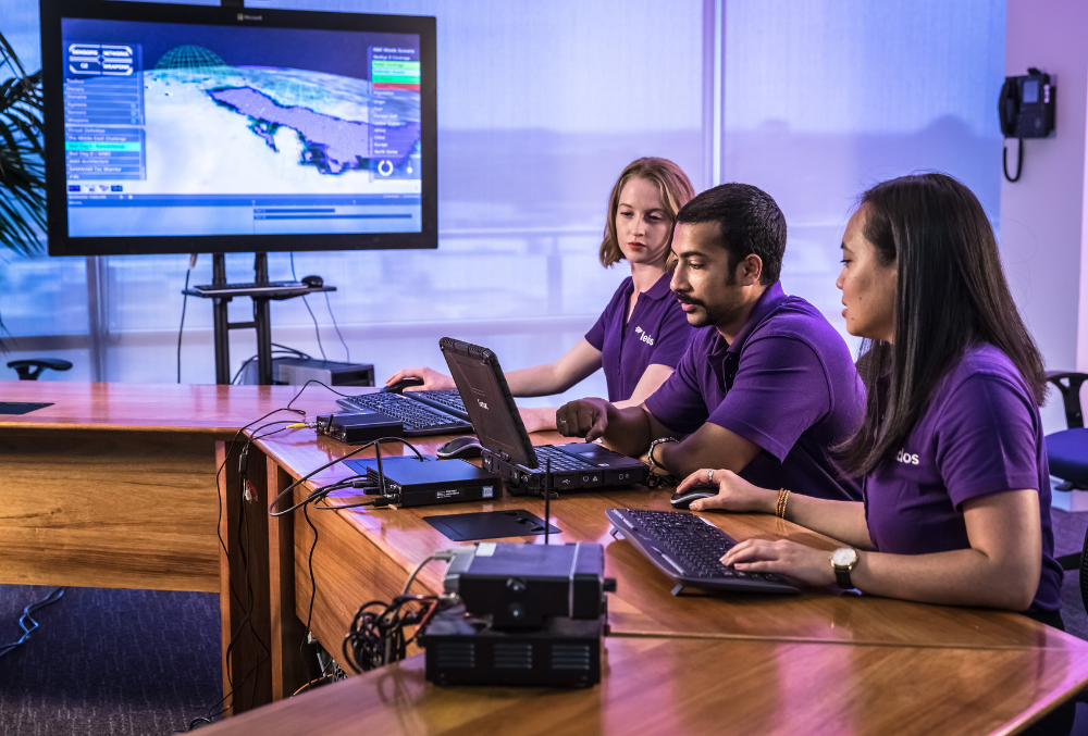 Leidos Graduate Laura Perrin meeting